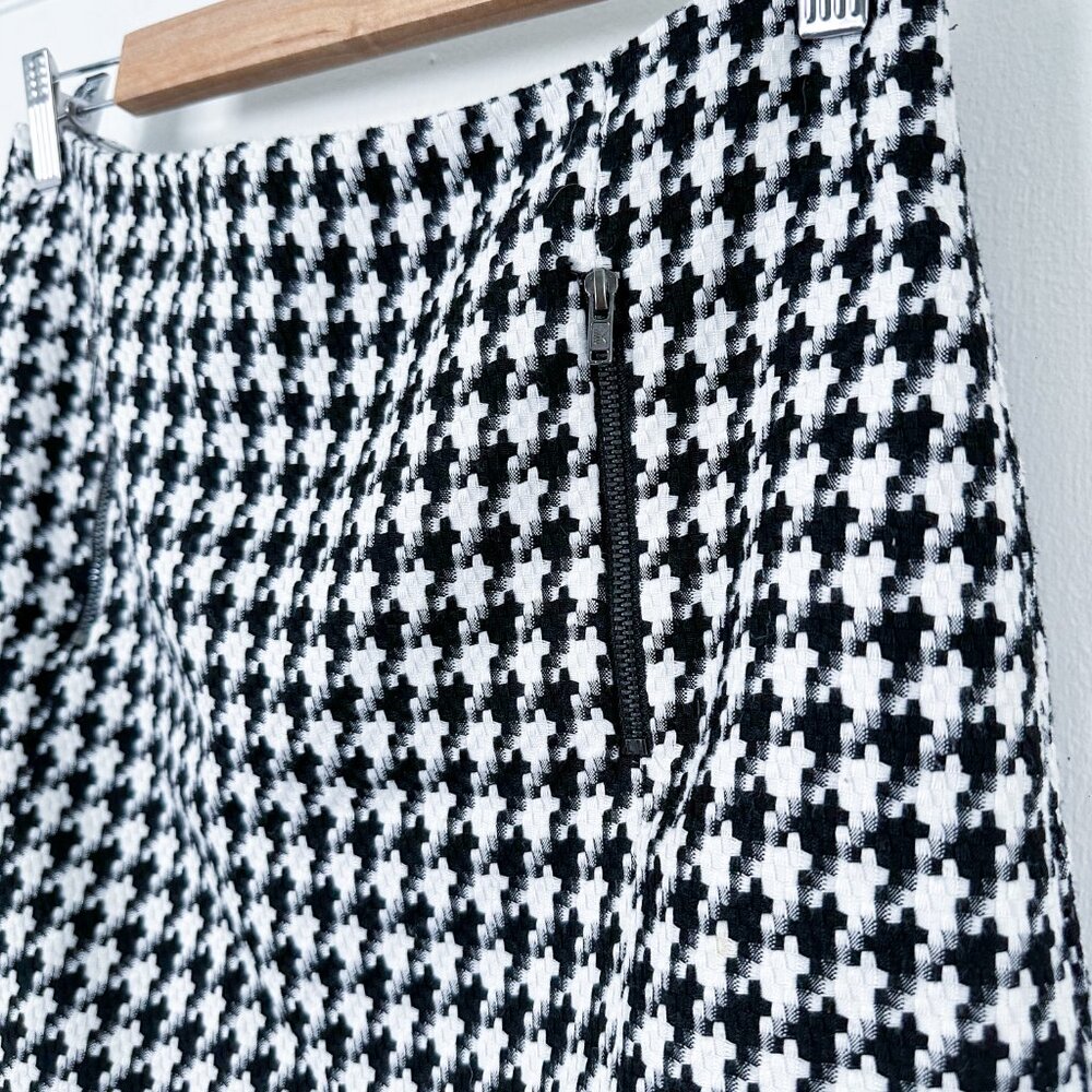 Topshop | Houndstooth Knit Thick Mini Skirt in Black and White Size US 6‎ - Picture 5 of 7